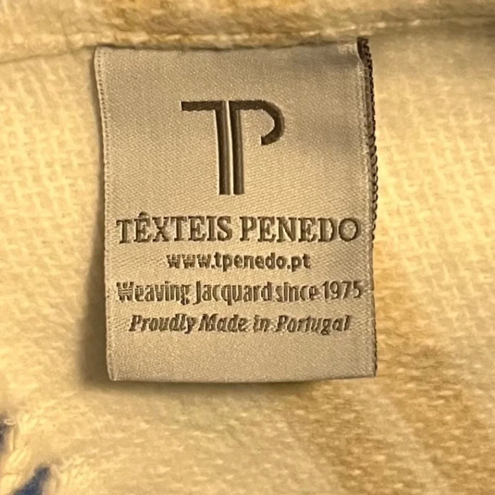 New Têxties Penedo Throw Blanket Jacquard Stripe Fringe Made in Portugal‎